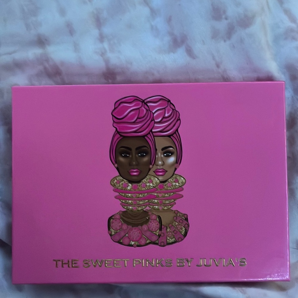 Pink makeup pallete